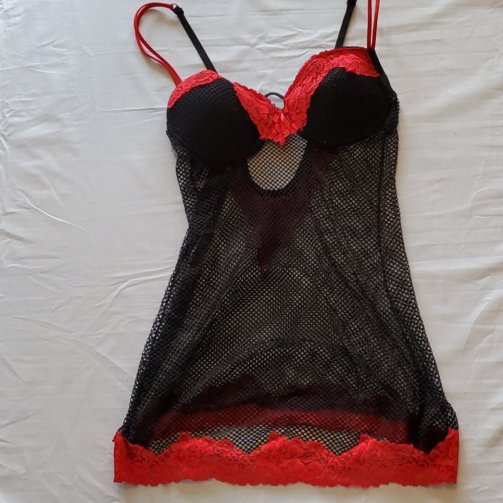 Intimate sleepwear